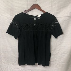 Cropped black t shirt with flower broidery